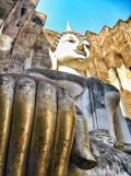 Sukhothai, Thailand: Looking up at Buddha